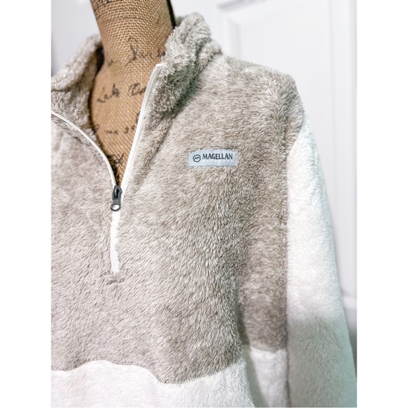 Magellan - Picture 4 of 4